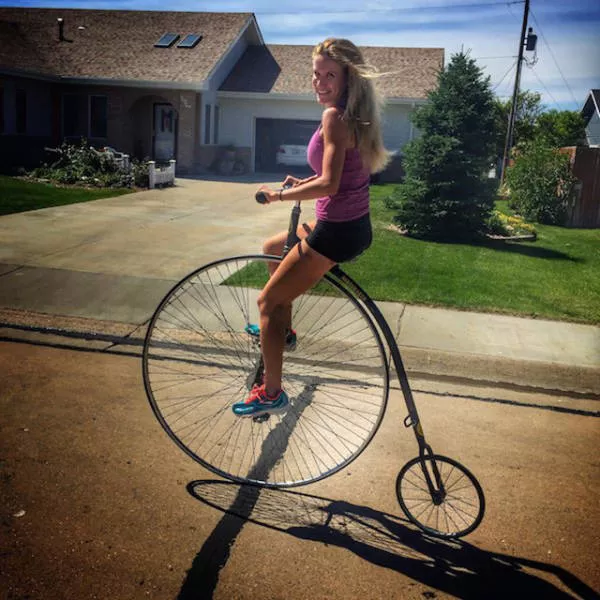 Sexy girls sur les bicyclettes - #13 