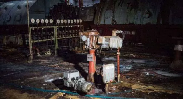 Attention nous somme a linterieur de la centrale nucleaire de tchernobyl - #11 