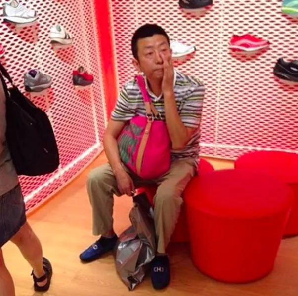 Entraines par leurs femmes a faire du shopping - #3 