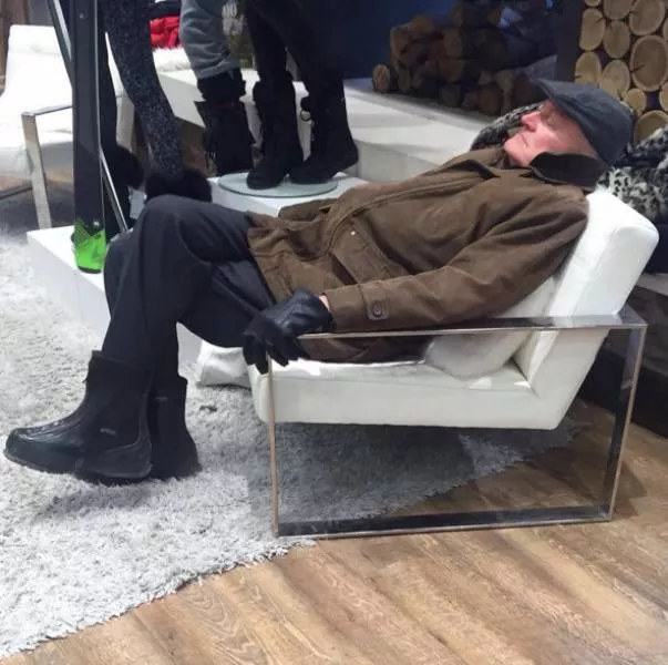 Entraines par leurs femmes a faire du shopping - #7 