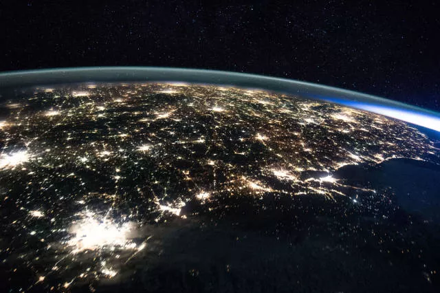 The best photos of the space taken by astronaut scott kelly - #17 