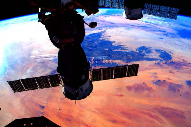 The best photos of the space taken by astronaut scott kelly - #20 