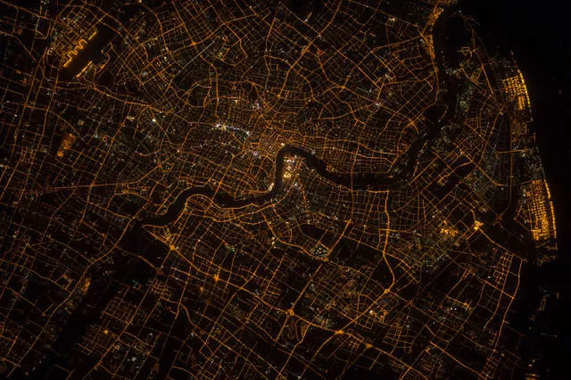 The best photos of the space taken by astronaut scott kelly - #3 