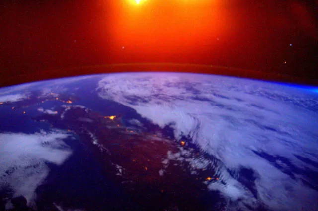 The best photos of the space taken by astronaut scott kelly - #37 