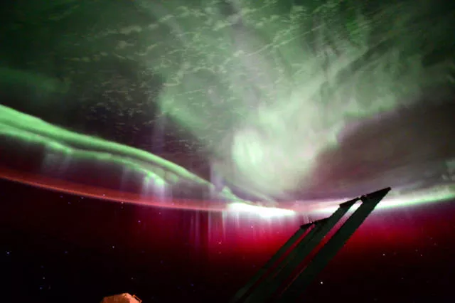 The best photos of the space taken by astronaut scott kelly - #8 
