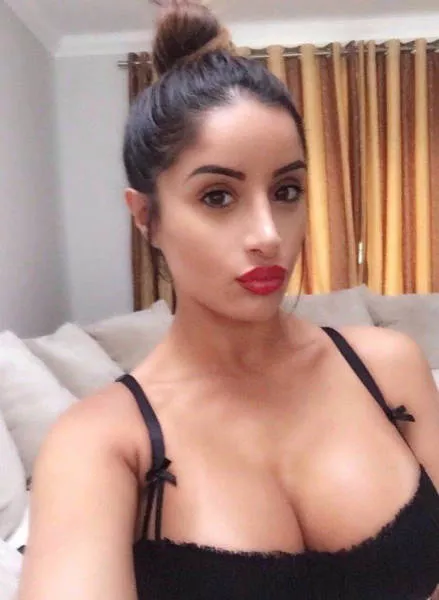 Filles avec de beaux seins - #11 