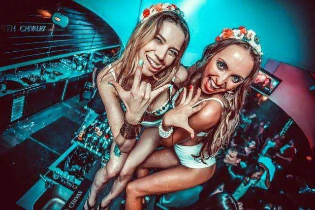 Elle deviennent folles aux partys
