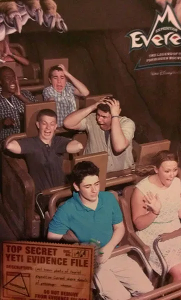 Reactions droles dans les montagnes russes - #25 