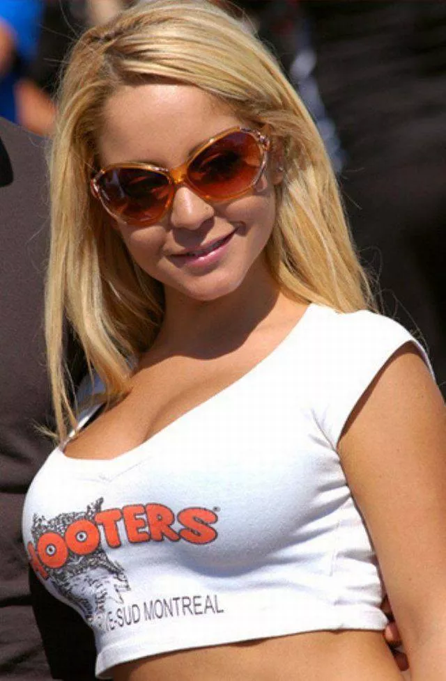 Hooters girls - #16 