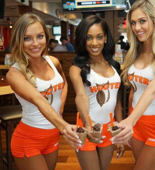 Hooters girls - #4 