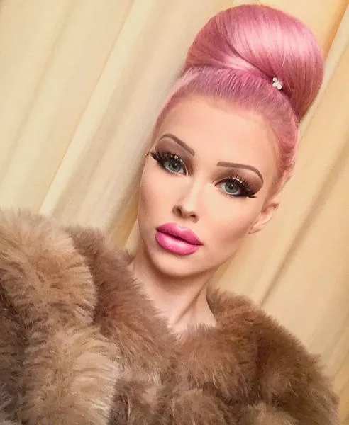 The human barbie - #13 
