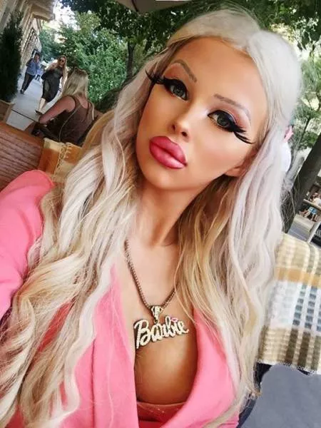 The human barbie - #18 
