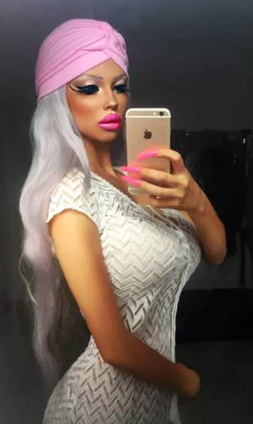 The human barbie - #22 