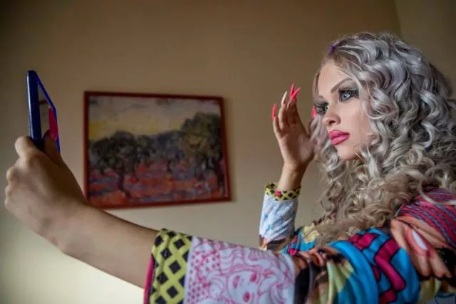 The human barbie - #9 