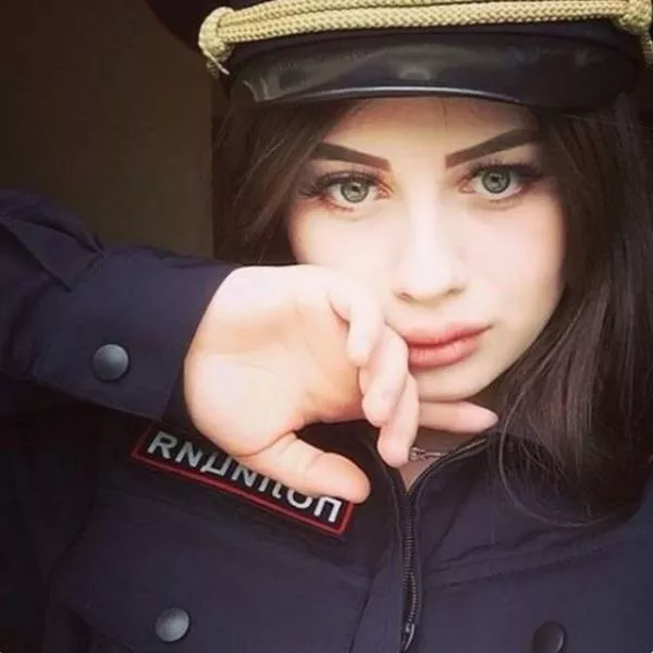 Agent de police russes tres belles - #1 