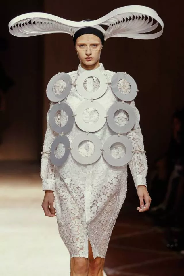 Createurs de mode aux idees les plus folles - #12 