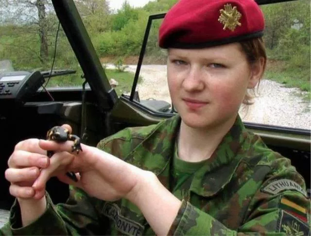 Killer look of the military girls - #17 