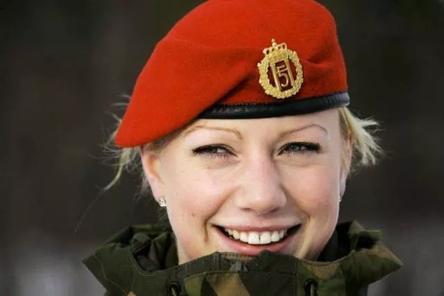 Killer look of the military girls - #8 