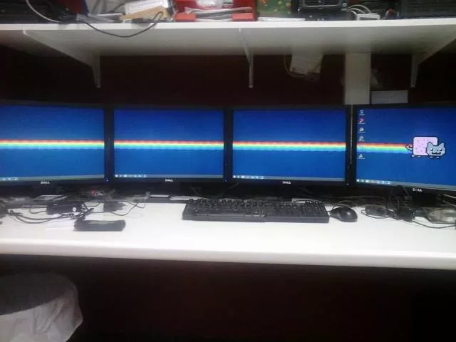 Desks organized in creative ways - #11 