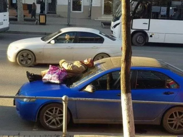 Le comportement bizarre des russes - #27 