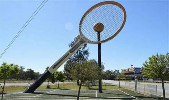 We feel dwarfs looking at these pictures - #40 