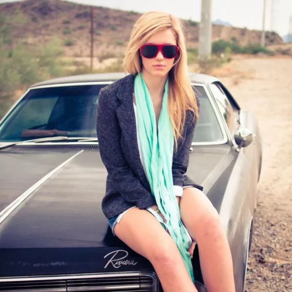 Hot girls hot cars