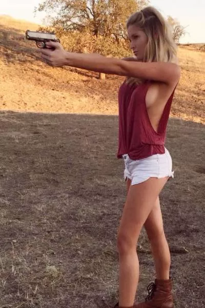 Hot weapon hot ladies - #32 