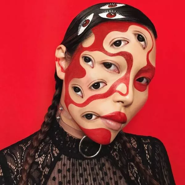 The illusion thanks to makeup - #24 