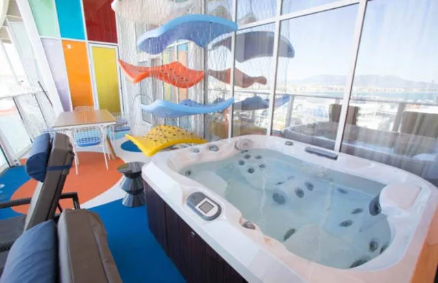 The most luxurious cruise ship in the world - #12 
