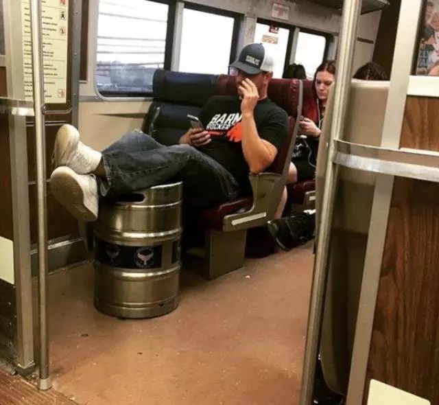 Ce quon trouve dans les stations de metro - #22 