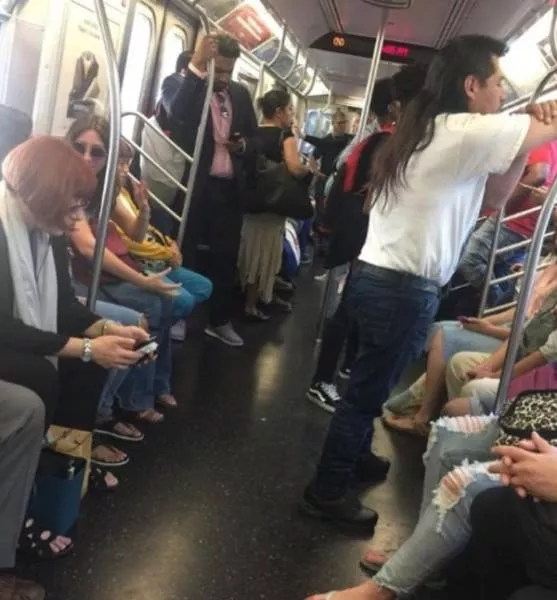 Ce quon trouve dans les stations de metro - #23 