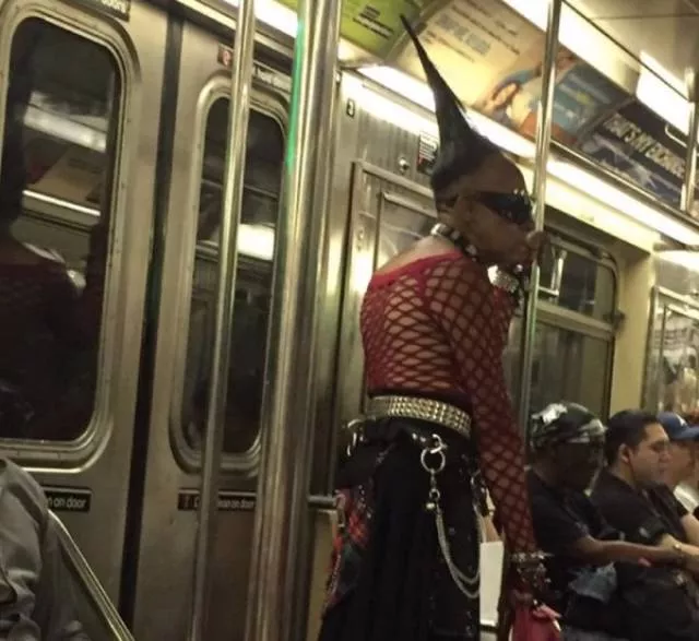 Ce quon trouve dans les stations de metro - #34 