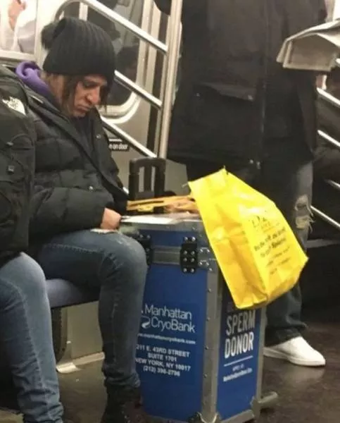 Ce quon trouve dans les stations de metro - #7 