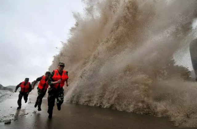 Pictures taken at the right time and place - #29 
