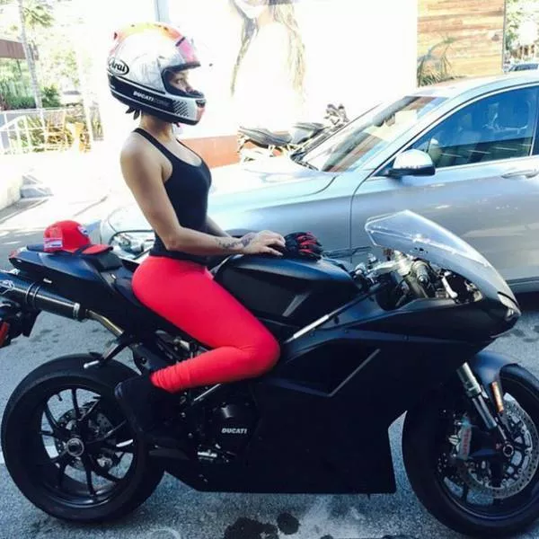 Des superbes filles et des motos qui a t il de plus sexy  - #27 