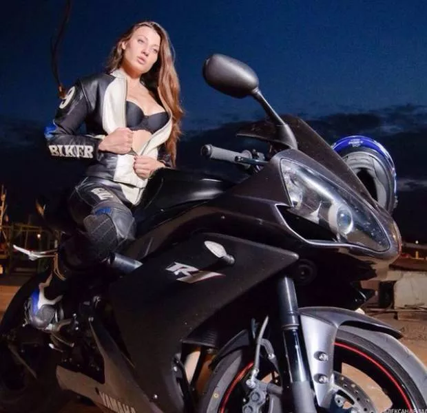 Des superbes filles et des motos qui a t il de plus sexy  - #32 