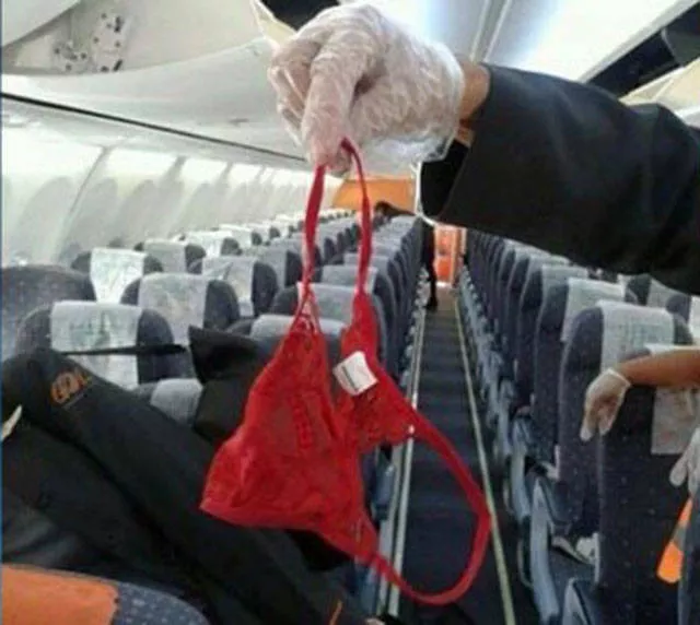 The worst embarrassing situations while traveling - #1 
