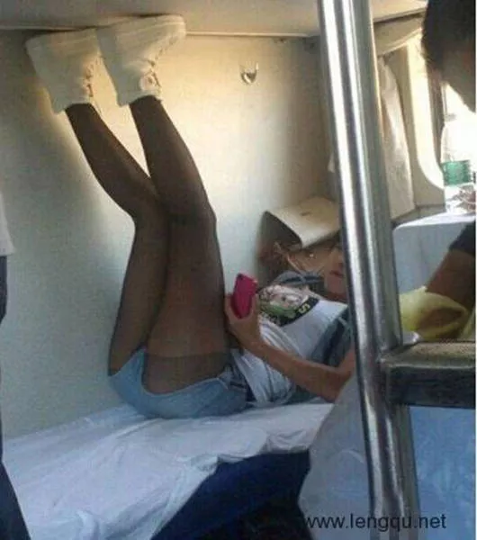 The worst embarrassing situations while traveling - #11 