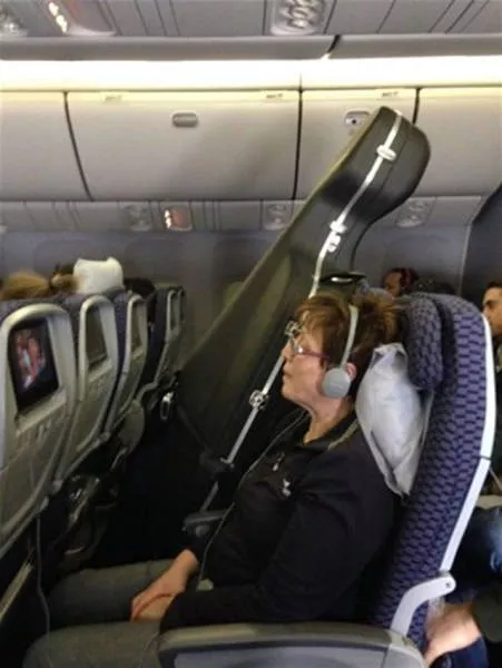 The worst embarrassing situations while traveling - #17 