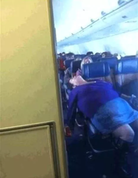 The worst embarrassing situations while traveling - #19 
