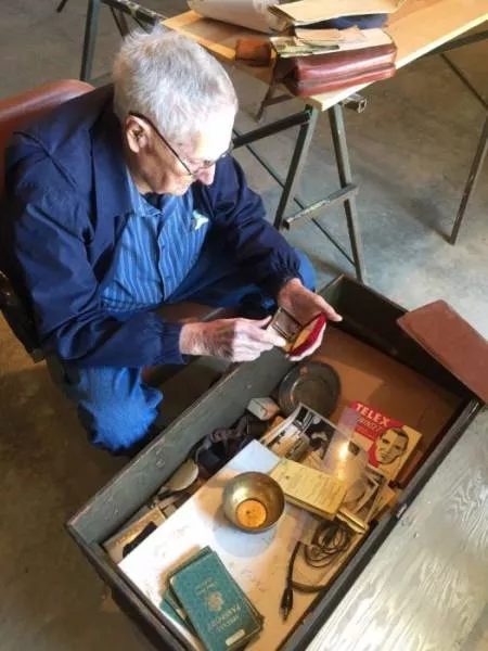 Find out what to find in this old box - #12 