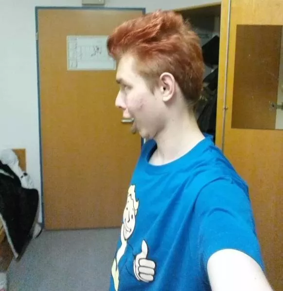 Its not easy enough to take a nice selfie - #3 