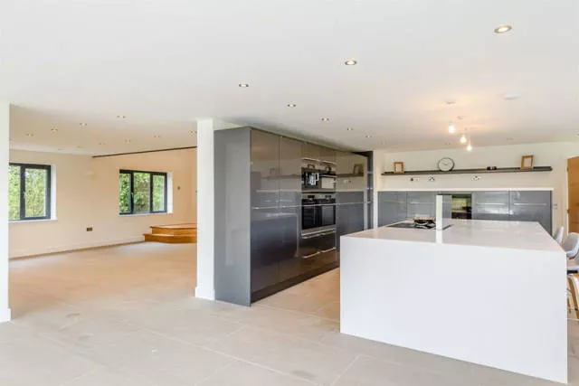 Il transforme une ferme en maison de luxe - #11 
