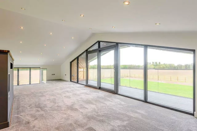 Il transforme une ferme en maison de luxe - #15 
