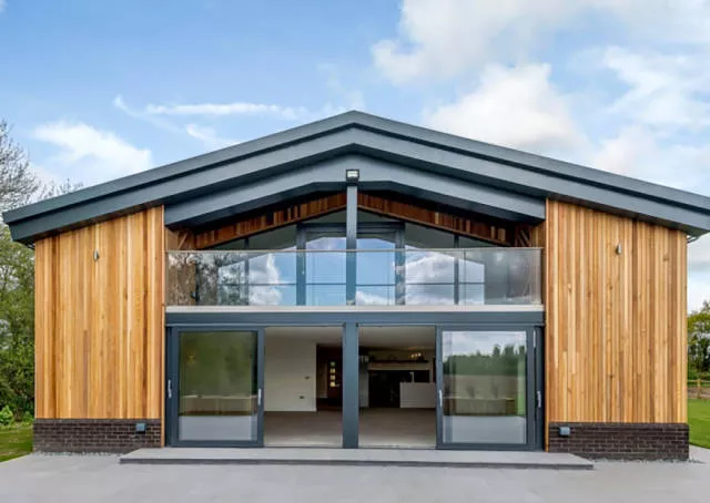 Il transforme une ferme en maison de luxe - #18 