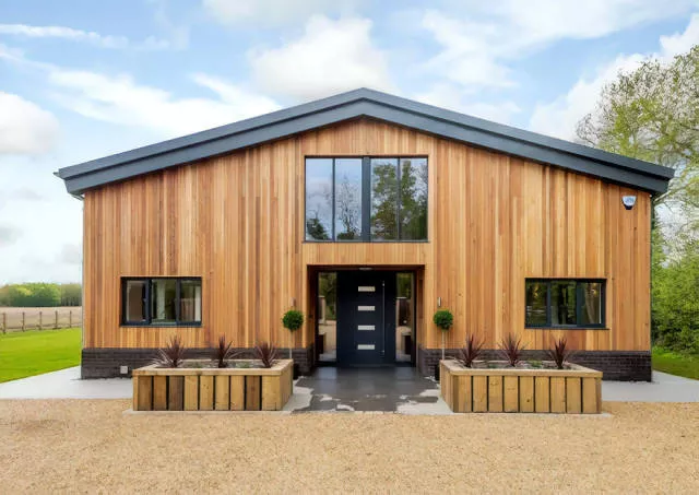 Il transforme une ferme en maison de luxe - #4 