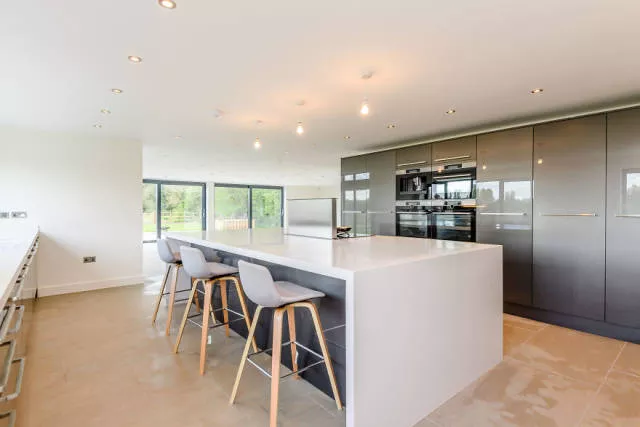Il transforme une ferme en maison de luxe - #6 