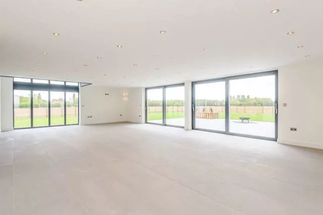 Il transforme une ferme en maison de luxe - #8 