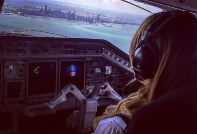 Sexy female pilots - #19 