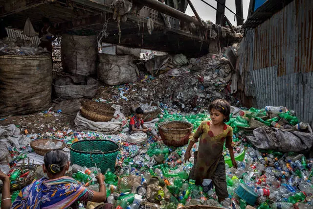 La plastique menace notre belle terre - #3 